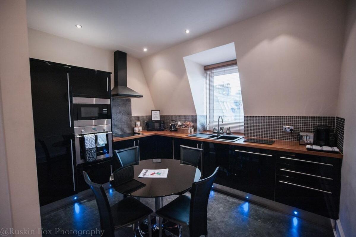 Prime 2 Bedroom City Centre Apt 애버딘 외부 사진